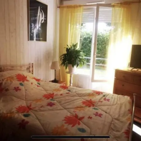 Room,45 Minutes Away From Paris Apartment Rambouillet