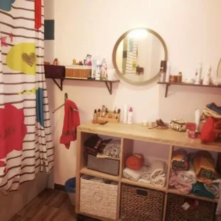 Room,45 Minutes Away From Paris